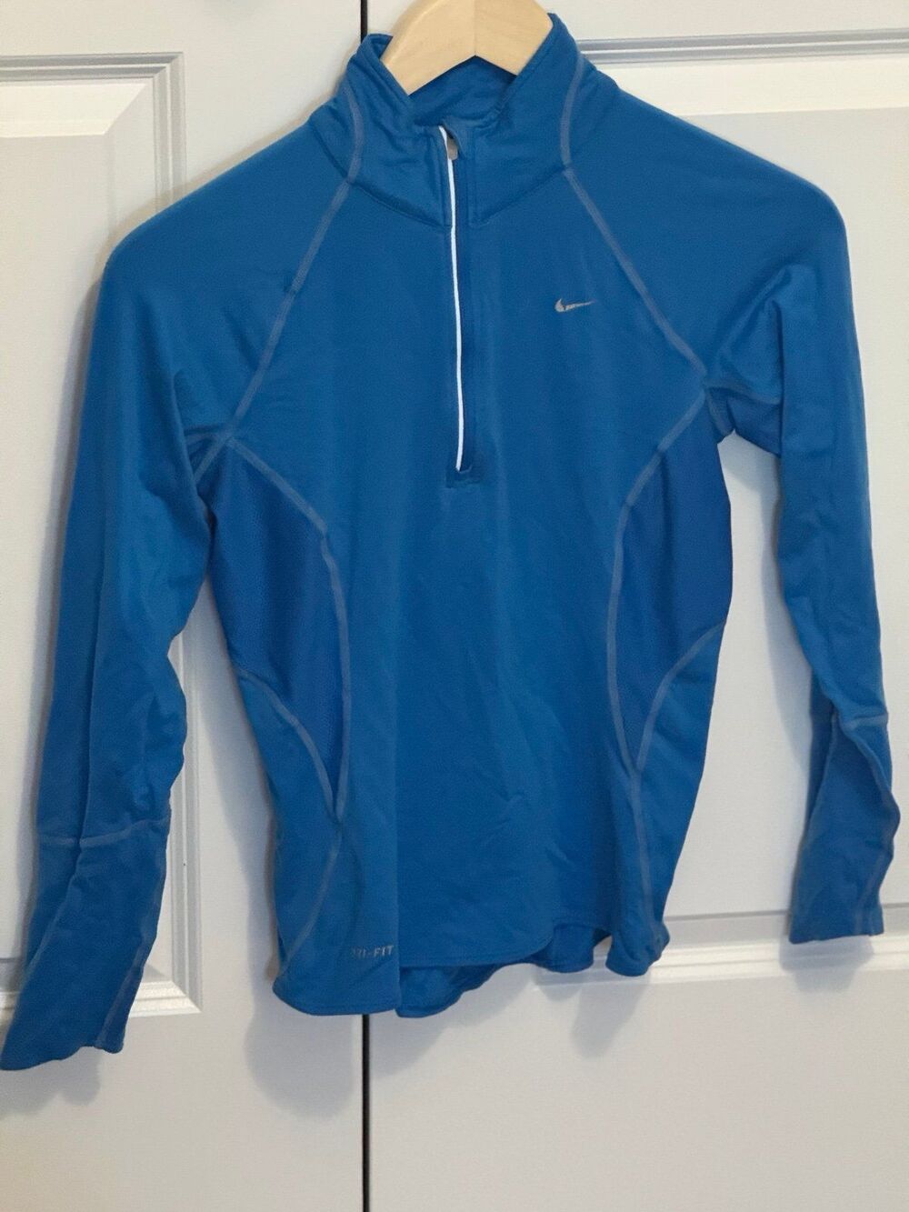 Nike Brand, Long-Sleeve Dri-Fit Blue Shirt, Women’s (0-2) XS Athletic Clothing
